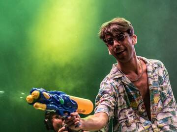 DON PATRICIO Y LOLA ÍNDIGO VERSIONAN JUNTOS ‘CONTANDO LUNARES’ EN LOS40 SUMMER LIVE