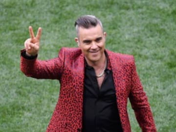 Galería de fotos: Así fue la presentación de Robbie Williams en la inauguración del Mundial.