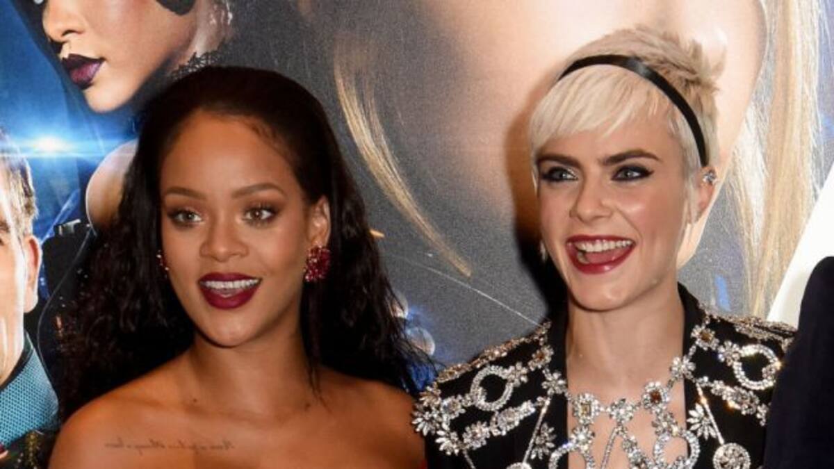La graciosa reacción de Cara Delevingne por el escote de Rihanna