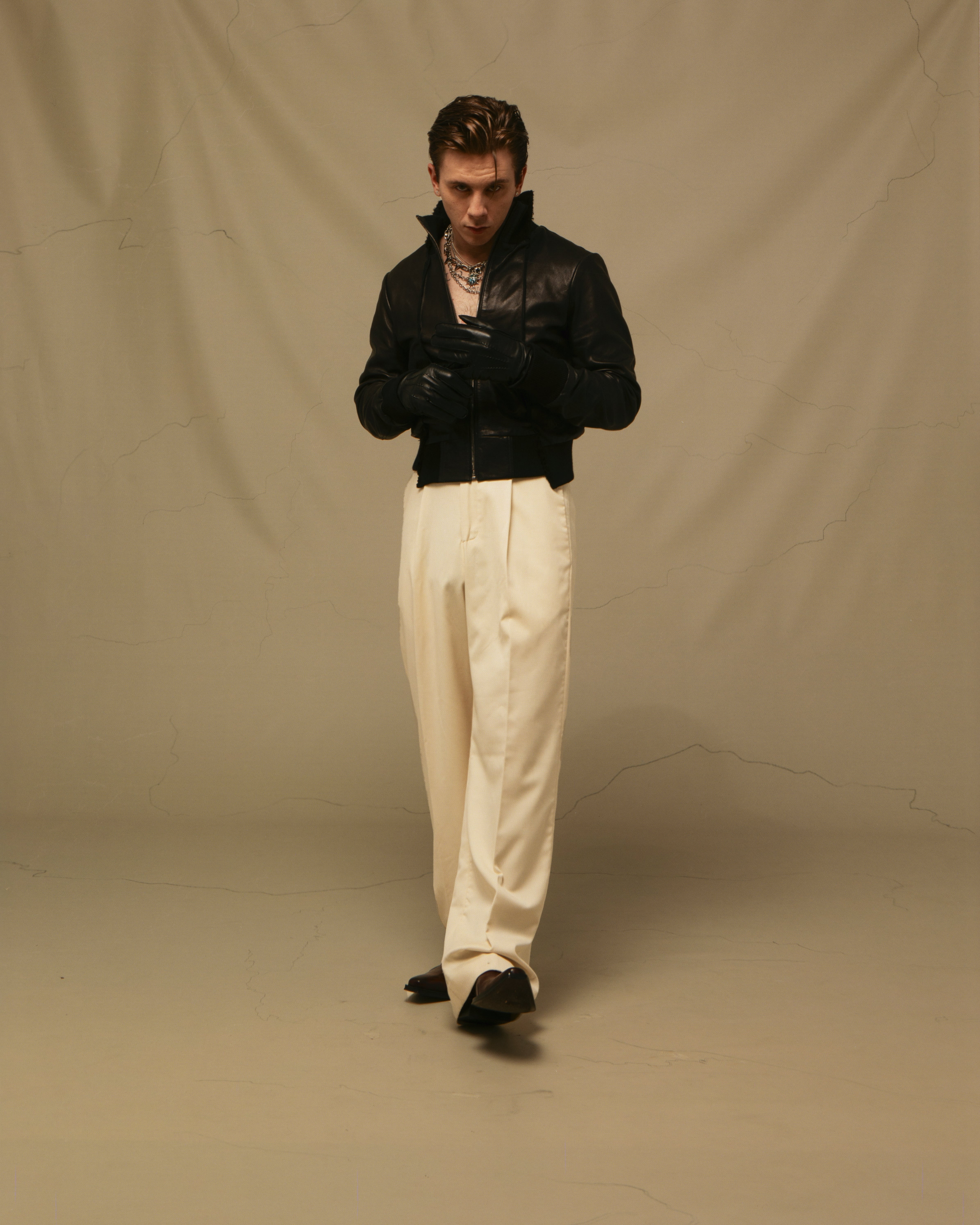 Imágenes de promoción de Walls.