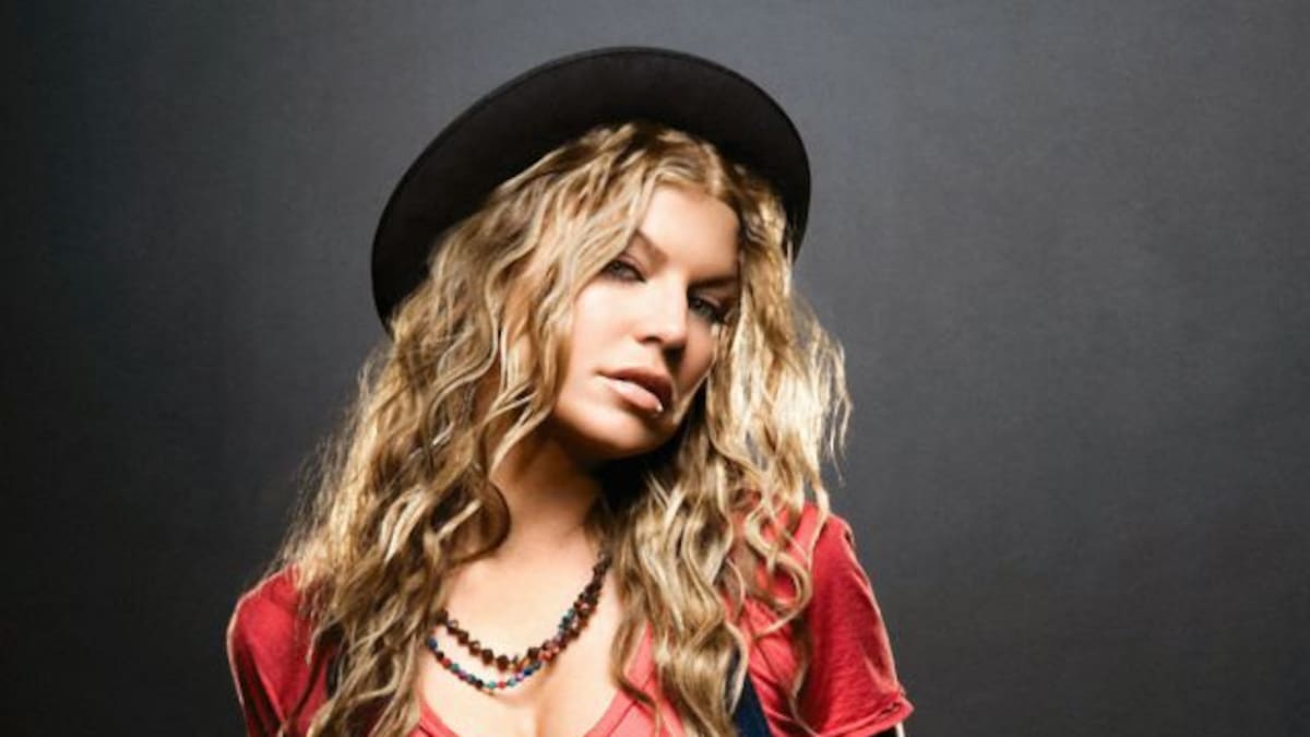 Ed Sheeran, Bebe, Fergie y otros artistas que no imaginábamos haciendo reggaeton (pero lo han hecho)