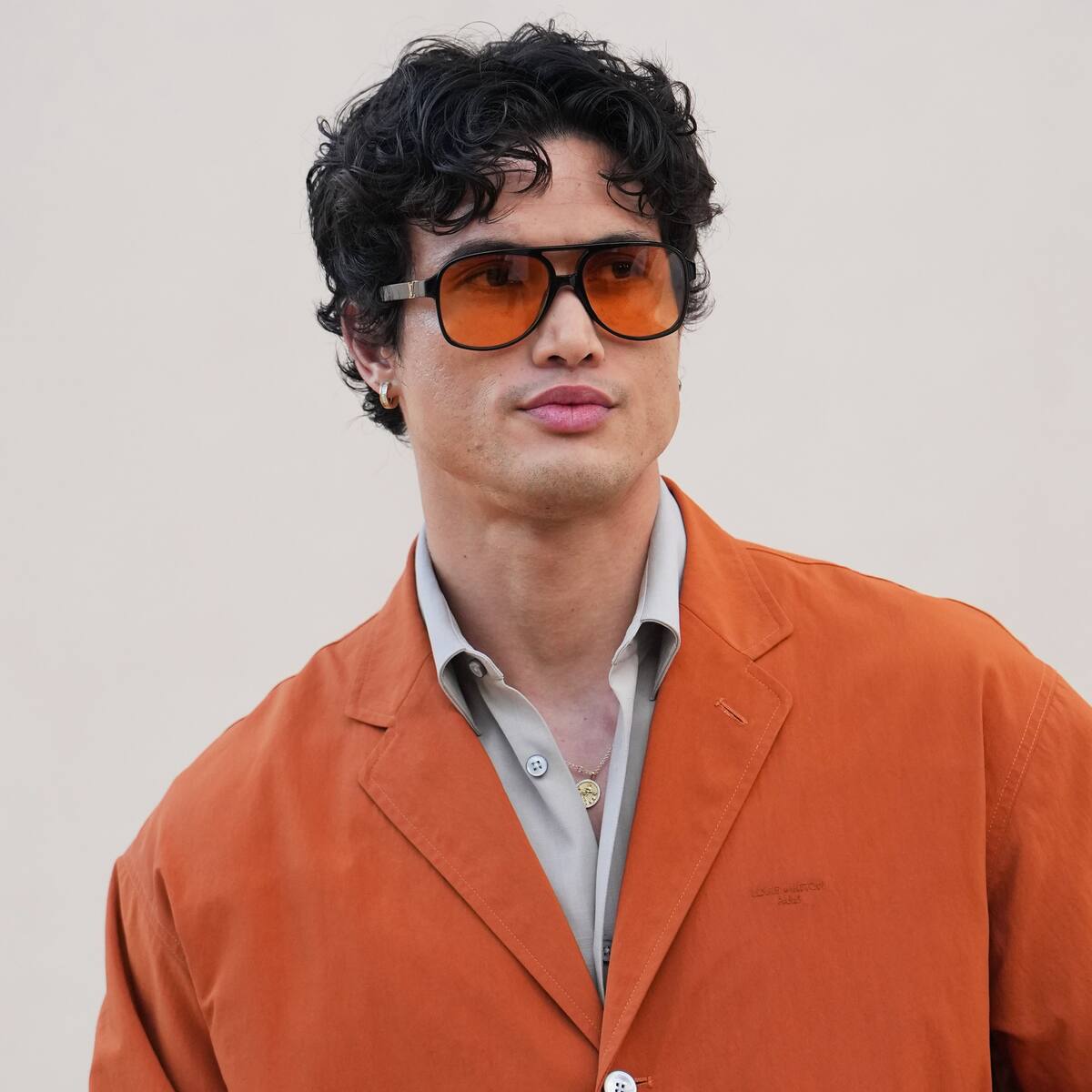 Charles Melton y Anya Taylor-Joy, la pasional pareja de The Rolling Stones en el vídeo de ‘Jealous Lover’