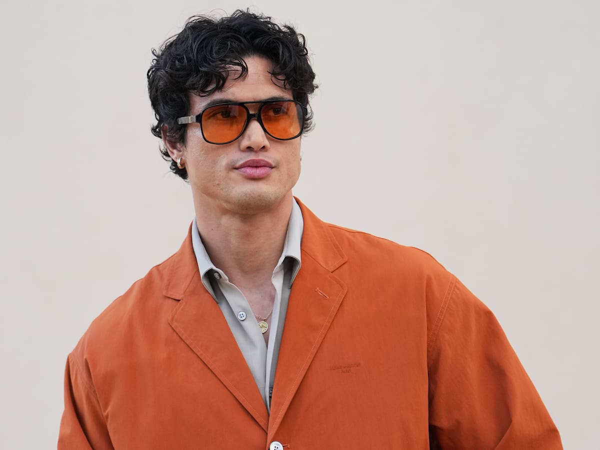 Charles Melton y Anya Taylor-Joy, la pasional pareja de The Rolling Stones en el vídeo de ‘Jealous Lover’