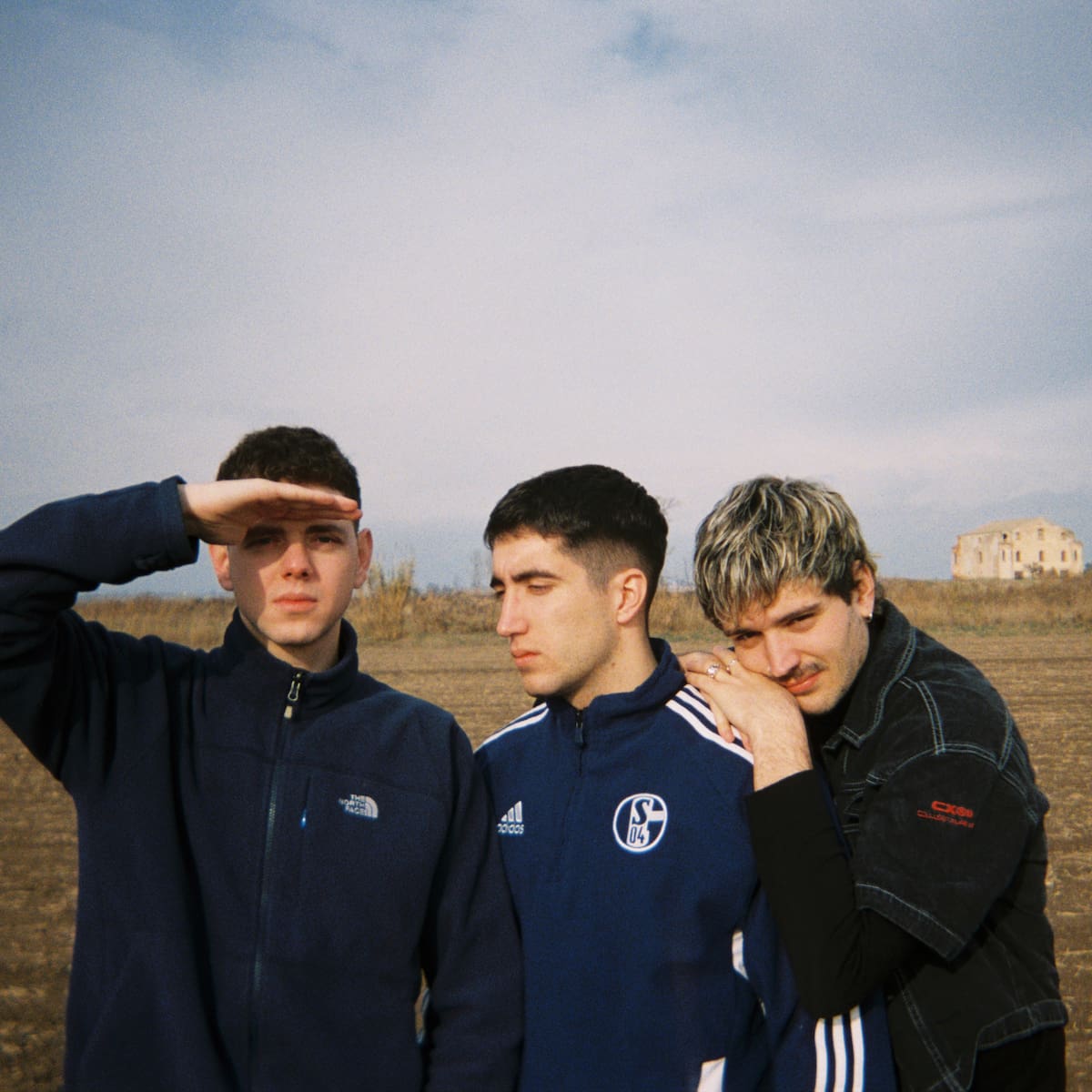 Vittara presenta 'Iguals': un cant a l’amor compartit i a la bellesa del temps coincidit