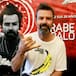 PAU DONÉS HOMENAJEA AL PERSONAL SANITARIO DESDE SU BALCÓN