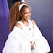 Los mejores looks y vestidos de los American Music Awards 2025: Janet Jackson y Jennifer Lopez, el ying y el yang de la alfombra