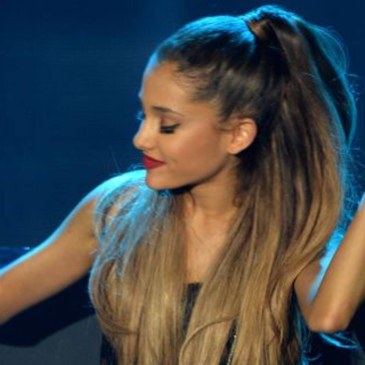 El insólito pedido de Ariana Grande a sus fans