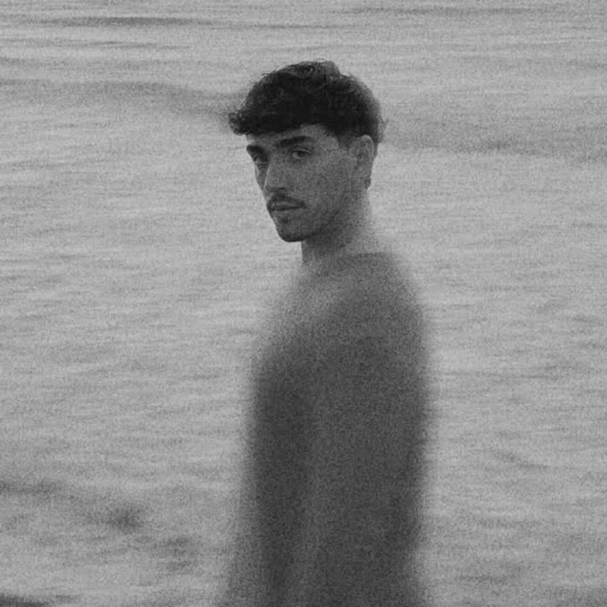 ALEZ mira al futuro con 'Físico' mientras hace autocrítica de su primer EP: "¿Que no fue el mejor momento personal y un entorno laboral idóneo para un debut? Por supuesto"