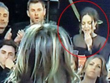 La reacción de Angelina Jolie al ver a Jennifer Aniston en el escenario