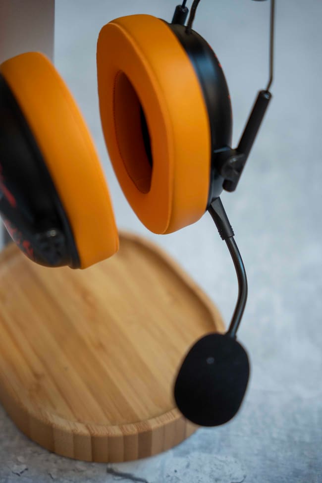 Razer viste de fuego sus BlackShark V3 X HyperSpeed con la nueva edición Charizard