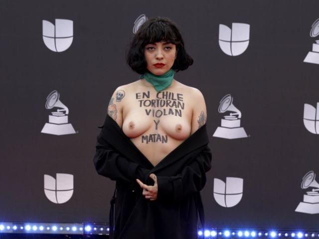 Mon Laferte en los Grammy Latinos de 2019