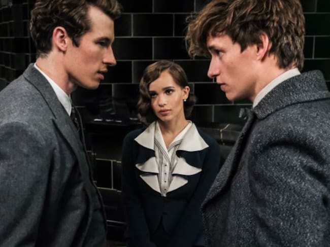 Theseus Scamander, Leta Lestrange y Newt Scamander en una imagen promocional de Los Crímenes de Grindelwald / Warner Bros Spain
