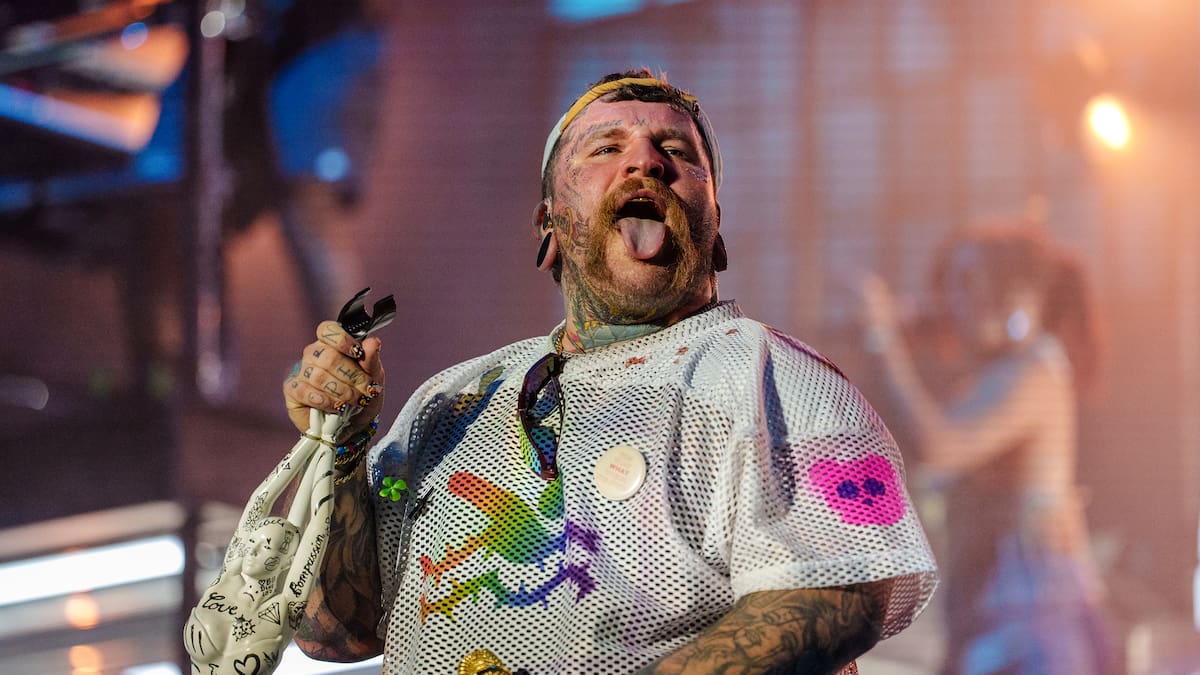 Teddy Swims admite que está "algo cansado" de 'Lose Control' y revela su colaboración inédita con Stevie Wonder