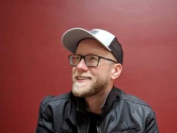 ‘La casa en el mar más azul’: La novela que enganchará a los fans de Stephen King o Terry Pratchett