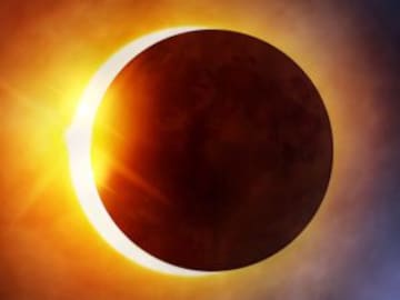Madre de familia pide cambiar fecha de esclipse solar