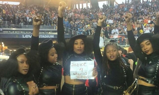 Las bailarinas de Beyoncé después de su actuación en la Super Bowl pidiendo justicia por el caso de Mario Woods.