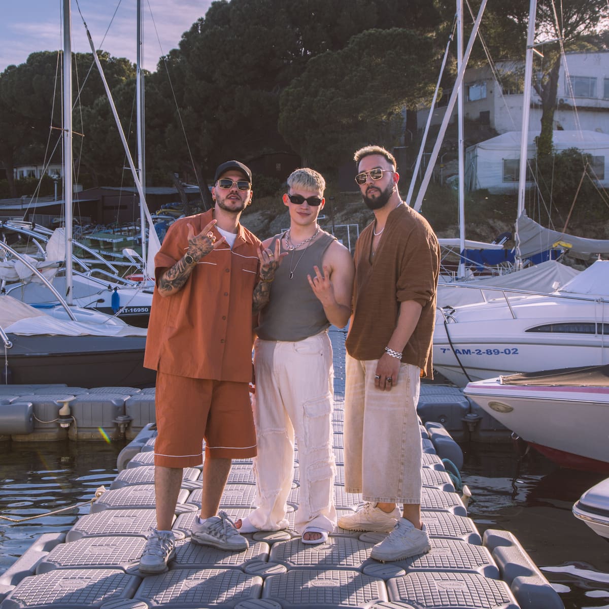 Abraham Mateo, Lérica y Javi Crespo le dan banda sonora a la boda de Almácor y Helena Gonru