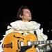 Harry Styles viste un traje de Palomo Spain en una de sus actuaciones