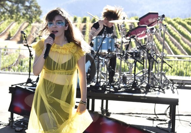 Lauren Mayberry de Chvrches, durante una actuación el Sonoma Harvest Music Festival en 2019.