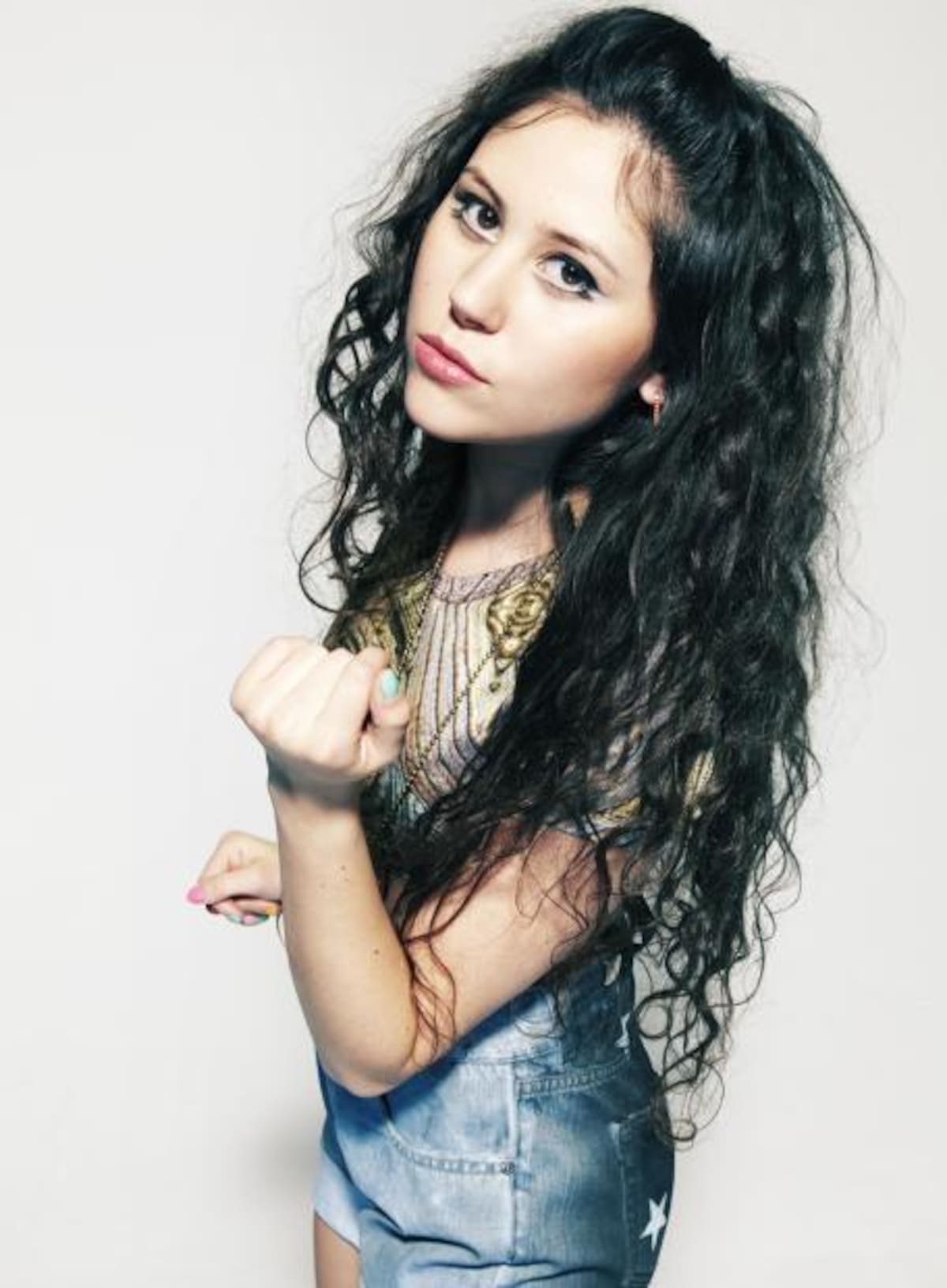 Algunos afortunados tuvieron la suerte de conocer a Eliza Doolittle durante su actuación en las fiestas del Orgullo Gay de Madrid, como telonera de la artista Kilie Minogue, el día 3 de julio.
Allí se presentó la cantante de ideas firmes y sonriente se ha convertido en la gran promesa y revelación de Gran Bretaña.
