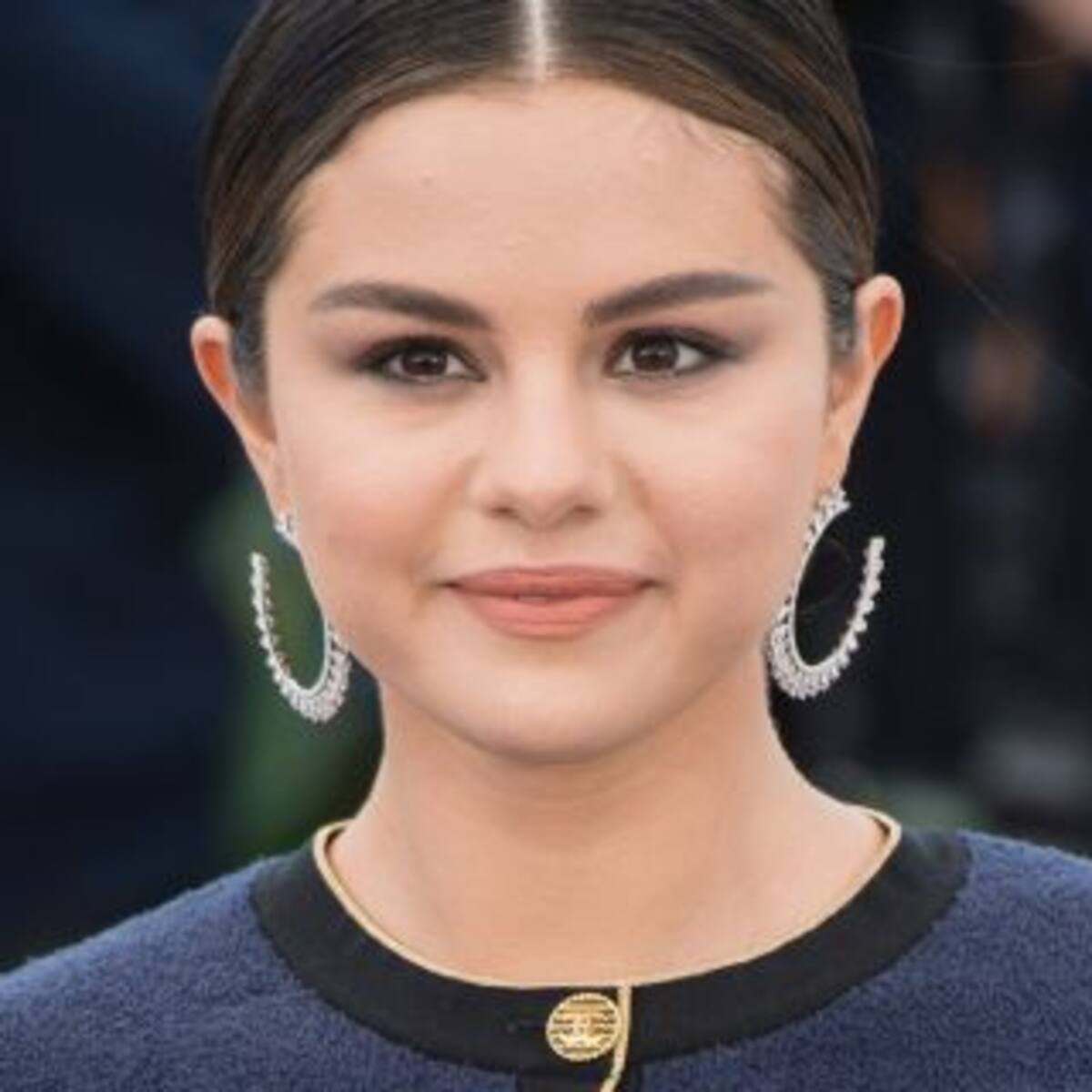 Selena Gómez sorprendió con un collar con un fuerte significado