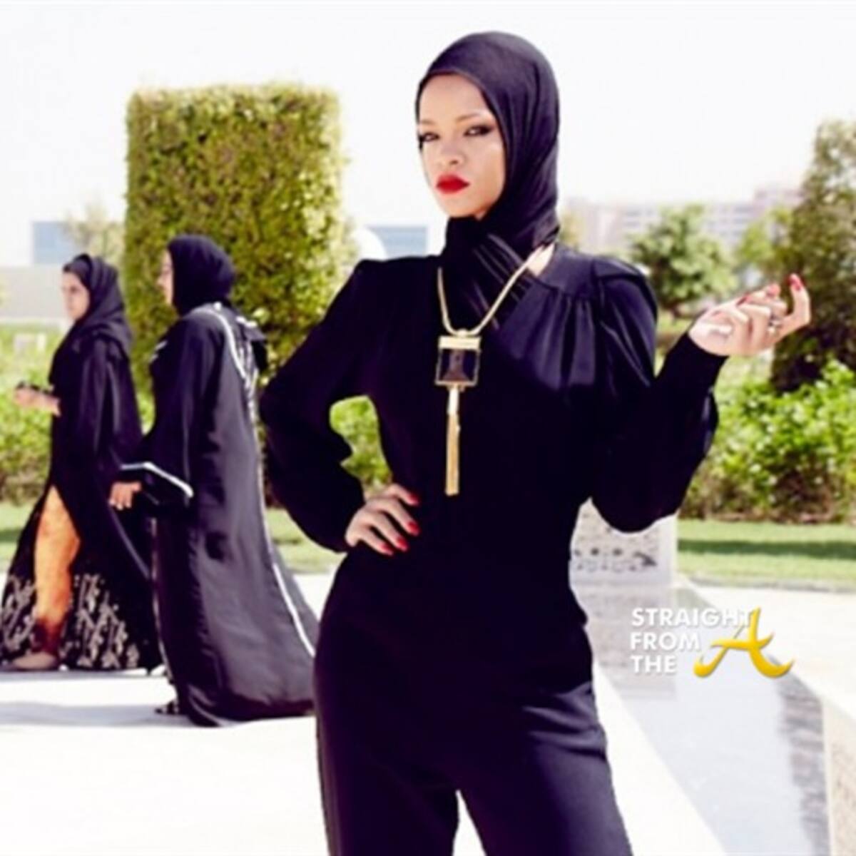 Rihanna expulsada de una mezquita en Abu Dhabi