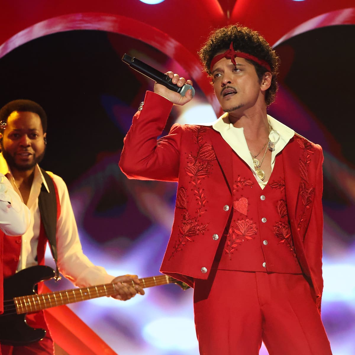 ¡Exclusiva! Escucha 'The Romantic', el nuevo disco de Bruno Mars, en un evento único y gratuito