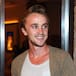 Tom Felton actualiza su preocupante estado de salud tras desplomarse en pleno evento
