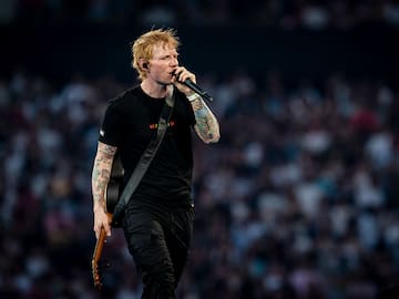 El póster firmado y 'personalizado' por Ed Sheeran de su gira que está en una calle de Madrid