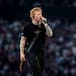 El póster firmado y 'personalizado' por Ed Sheeran de su gira que está en una calle de Madrid