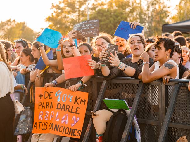 La tarde comenzó con vosotros ¡los fans! Tony compartió en su cuenta de Instagram que había personas que habían pasado toda la noche allí ¡Sois geniales!