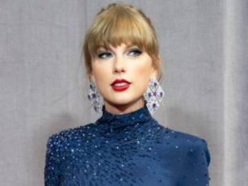 Taylor Swift y Matty Healy estarían “locamente enamorados”, según The Sun