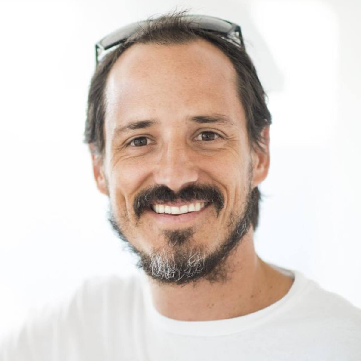 Fotógrafo tico fue elegido por la BBC para filmar documental