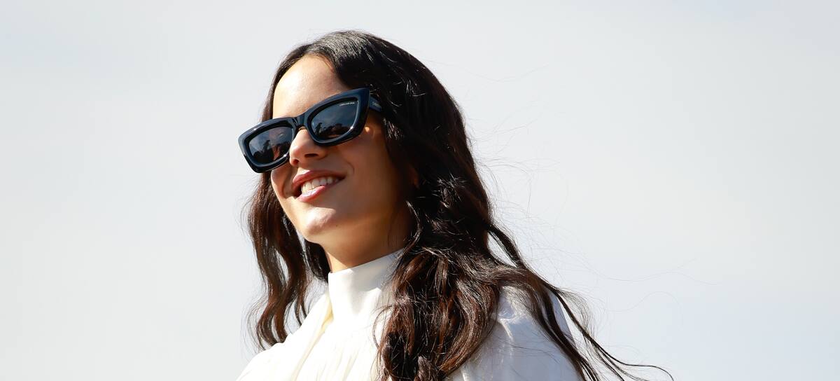 Rosalía durante un evento de la Paris Fashion Week en Octubre de 2025