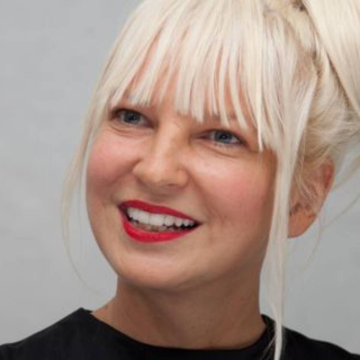 Sia publicó una foto desnuda en sus redes sociales