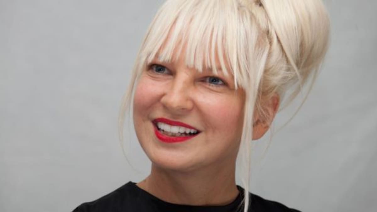 Sia publicó una foto desnuda en sus redes sociales
