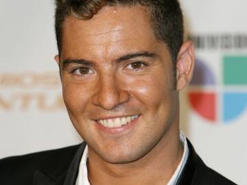 BISBAL, MICHEL TELÓ, BTS, BOSÉ, CELTAS CORTOS… REPASAMOS LA HISTORIA DE LA LISTA EN LA MÁQUINA DEL TIEMPO