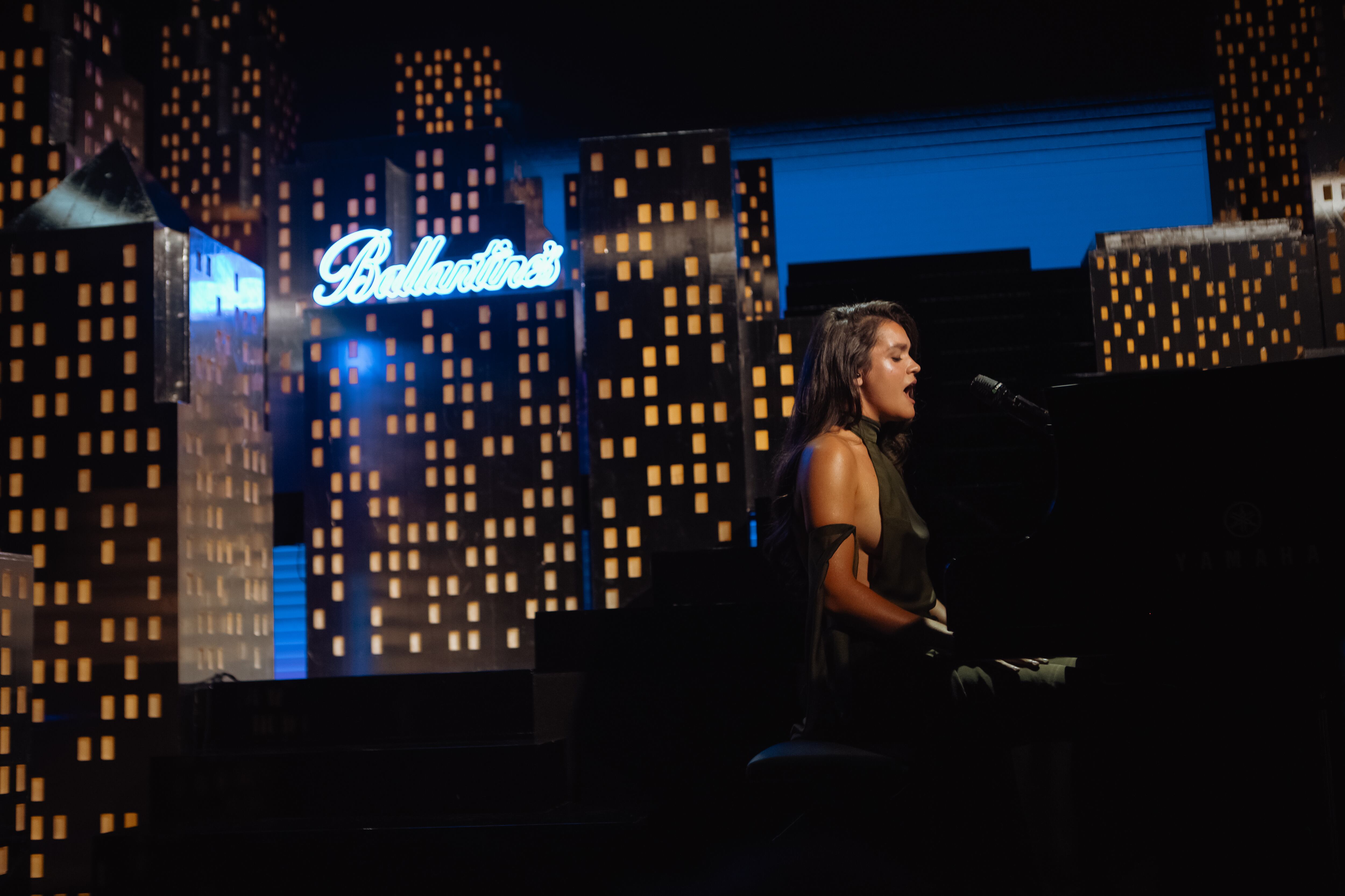 Amaia, protagonista de la última experiencia de Ballantine's True Fans en Madrid, 8 de octubre de 2026. (Foto cedida por TruePR)