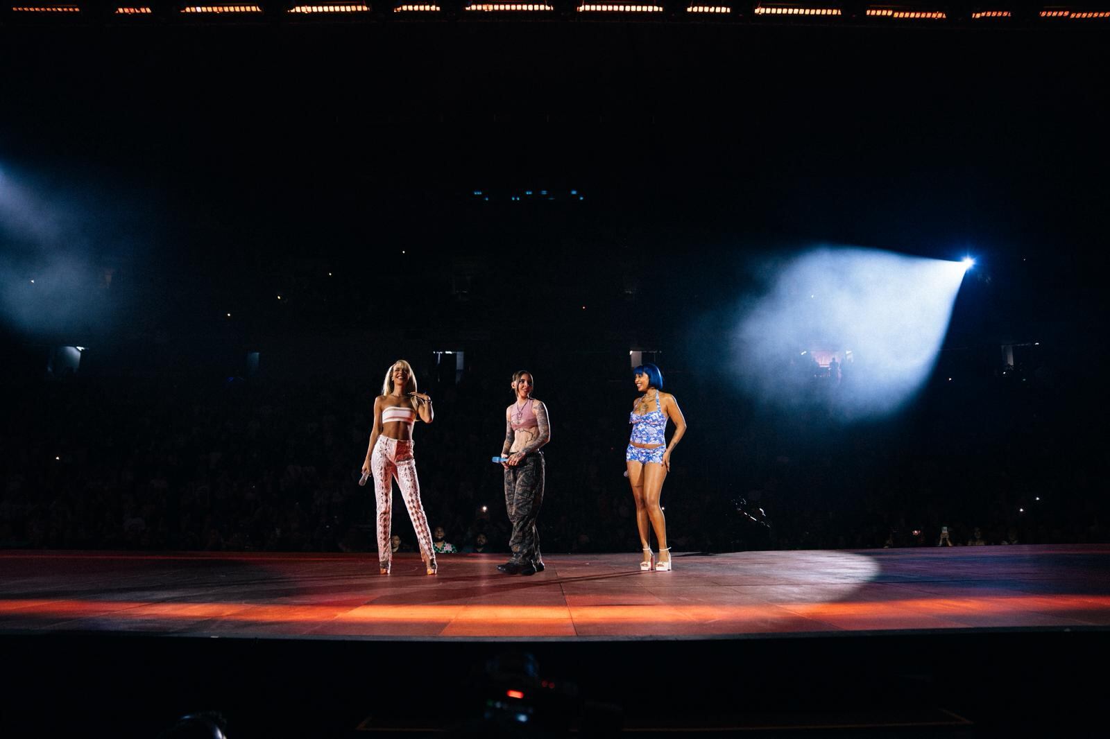 'Chulo Pt. 2' ha dado muchas alegrías a los fans de Miko. Así que la puertorriqueña no dudó en invitar a Bad Gyal y Tokischa para así deleitarles con una actuación única.