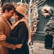 Ya no solo podemos ver historias de amor navideñas en Netflix: Las claves de las novelas románticas de Navidad
