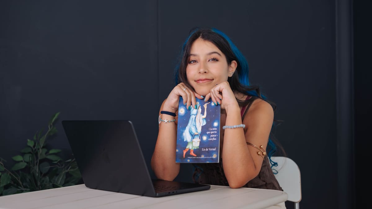 Lis de Vernal, la escritora que convirtió una novela en una banda sonora: "No merece la pena renunciar a lo que te hace feliz"
