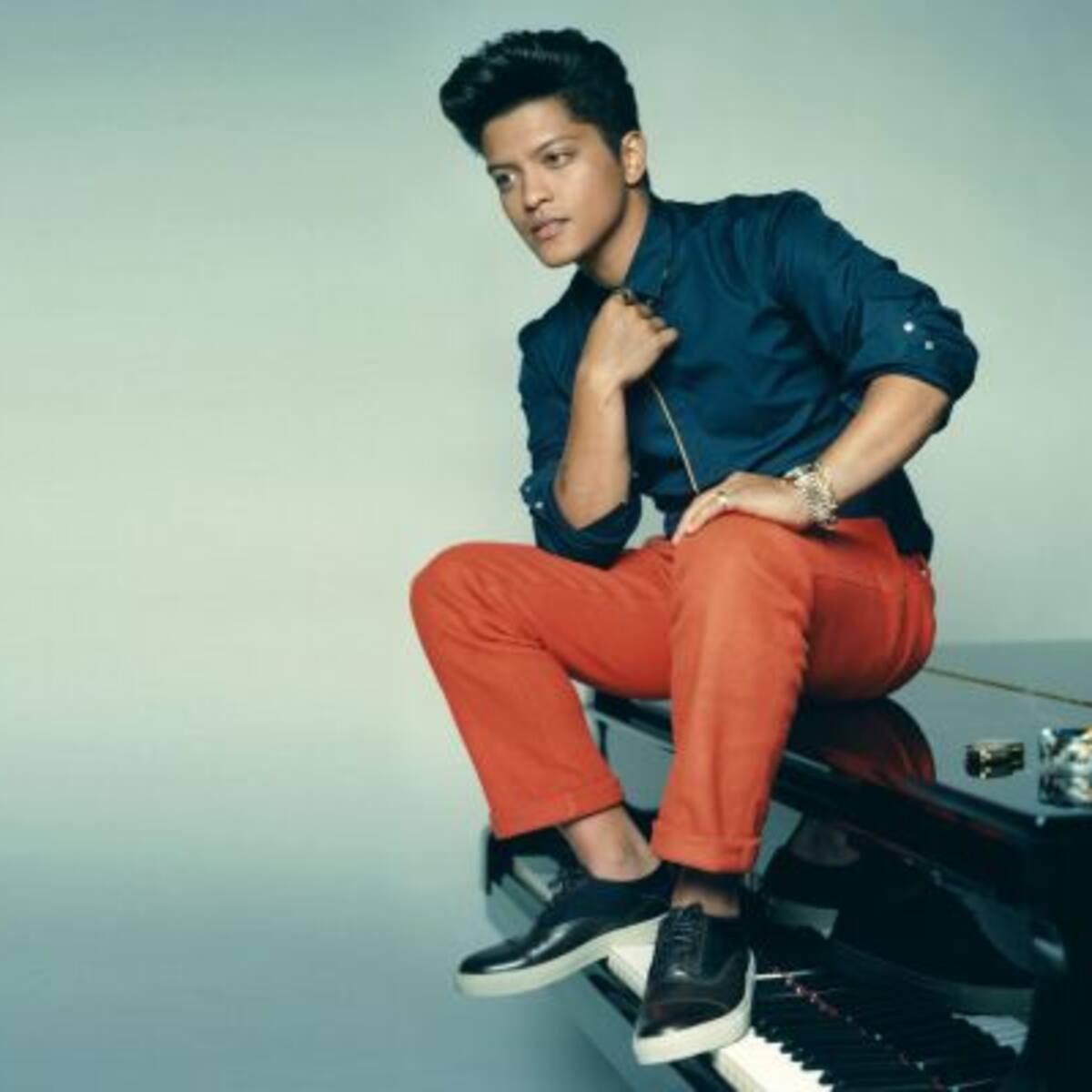 Bruno Mars lanza nuevo álbum este año