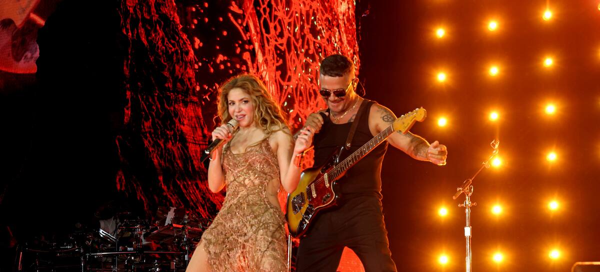 Shakira y Alejandro Sanz, comparten escenario en Miami con 'Las Mujeres Ya No Lloran World Tour'.