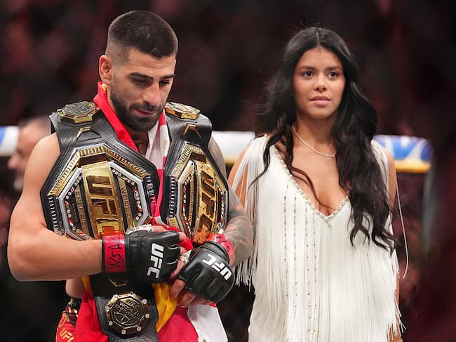 Ilia Topuria en la UFC 317 en su combate contra Oliveira