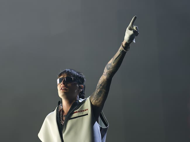 Peso Pluma ya había actuado en el Coachella Festival en Indo (California). Un festival lleno de influencers y celebs que es seguido en el mundo entero. En 2023 estuvo con Becky G el año pasado, pero este 2024 tenía su propio concierto en el escenario principal. Todo un logro para el artista mexicano.