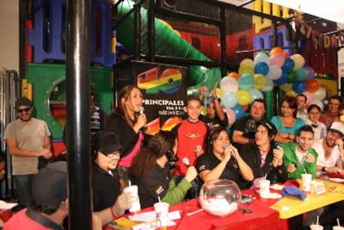 La Hora sin Nombre Segundo Aniversario Mc Donald's Zapote