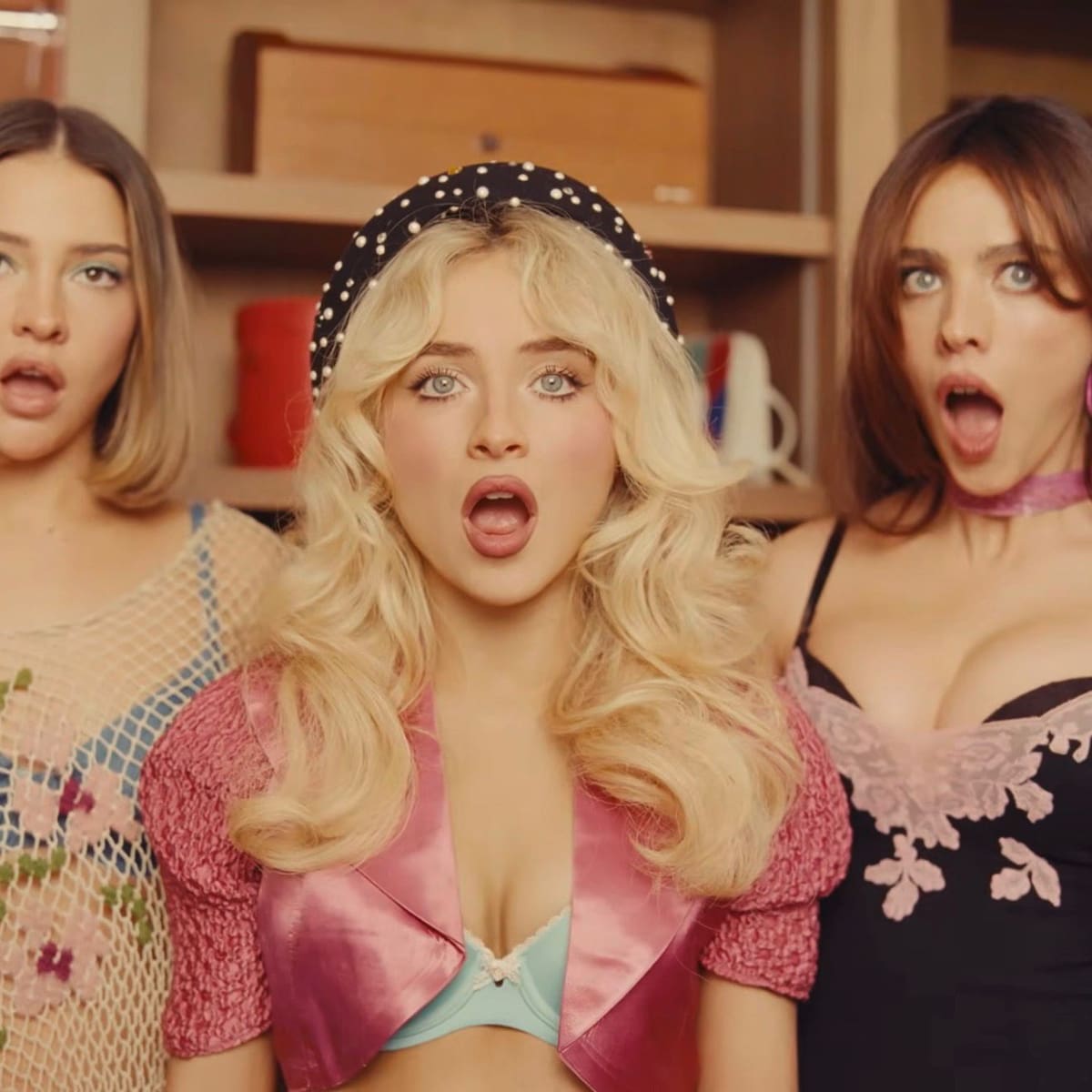 'House Tour' de Sabrina Carpenter: todas las referencias al cine (y a un caso real) del vídeo