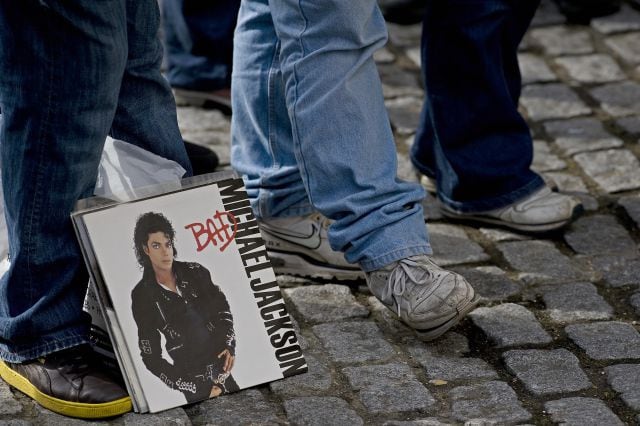 Una copia de &#039;Bad&#039;, el disco de Michael Jackson.