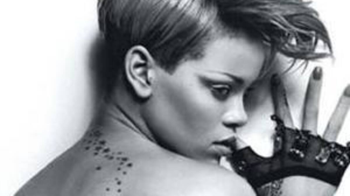 Rihanna posa sin sujetador para W Magazine