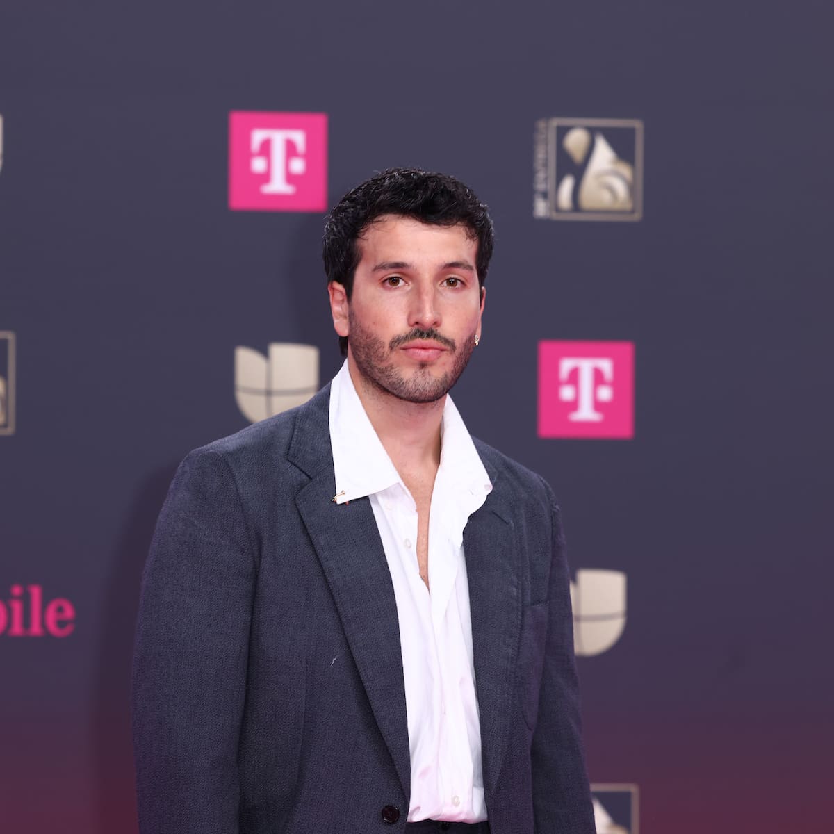 ¿Quién es Alonso Augusto, el joven argentino que acompaña a Sebastián Yatra en la canción 'Lo que me pasa con vos'?